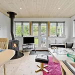 3 Bedroom Stunning In * אוטרופ