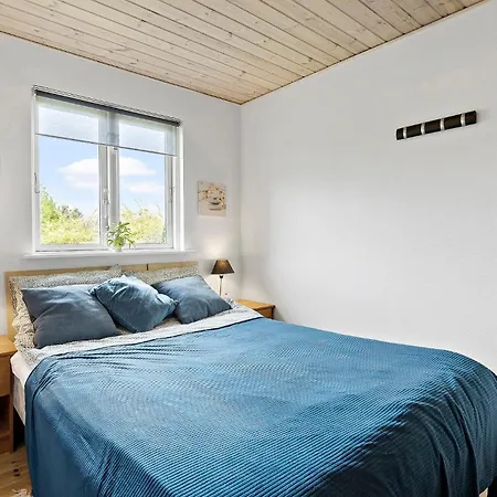 Feriehus 3 Bedroom Stunning In