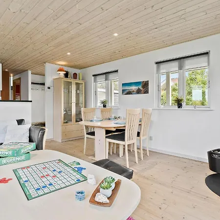 3 Bedroom Stunning In Feriehus Otterup