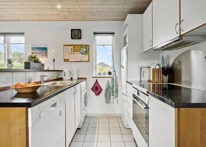 Feriehus 3 Bedroom Stunning In *