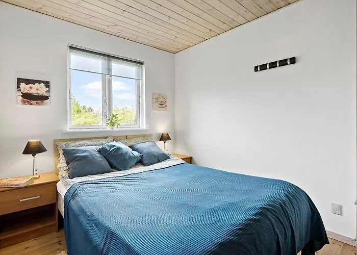 Feriehus 3 Bedroom Stunning In