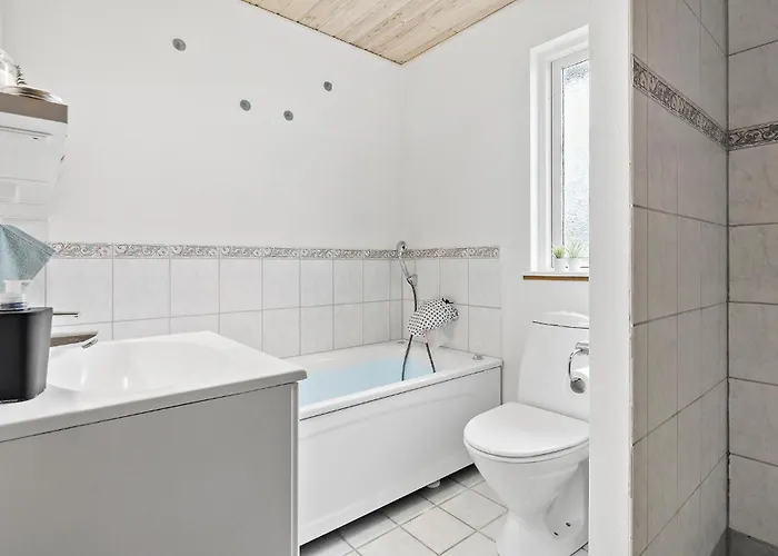 Feriehus 3 Bedroom Stunning In