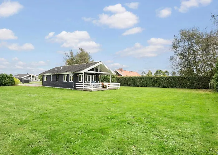 Feriehus 3 Bedroom Stunning In *