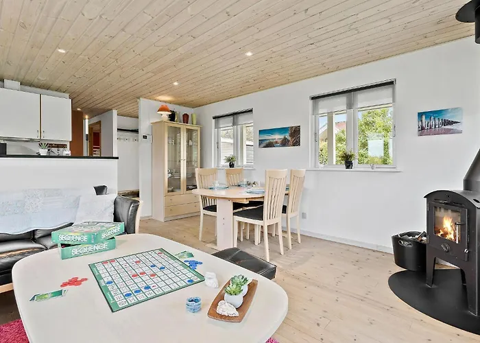 3 Bedroom Stunning In Feriehus Otterup